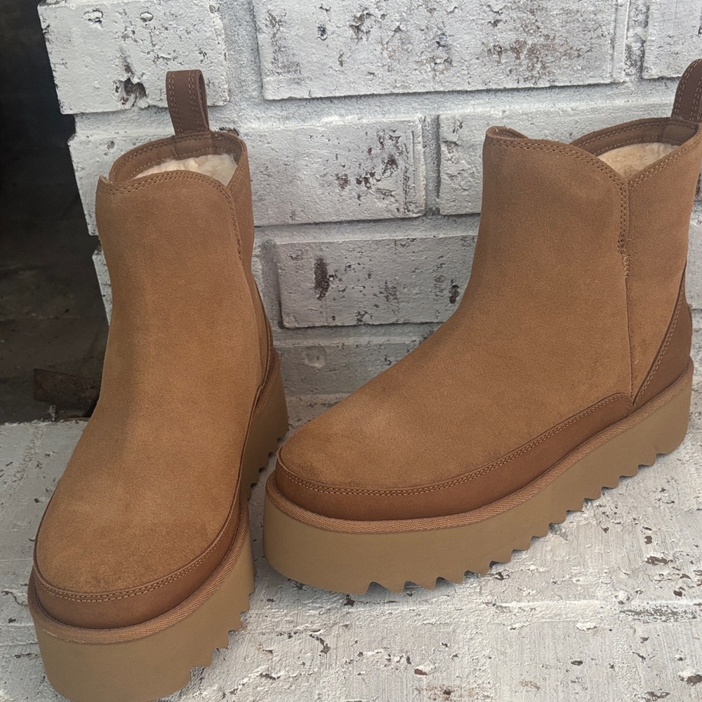 UGG Chestnut Platform Winter Boots